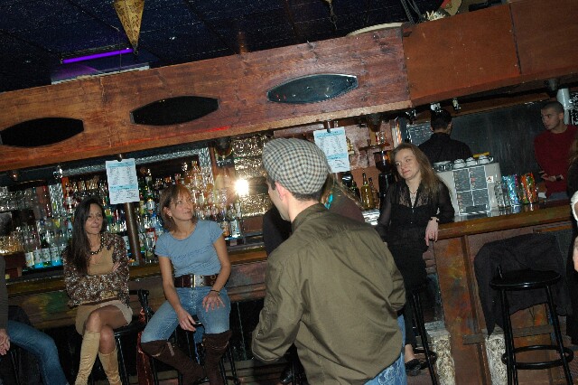 min 2005 12 18 sharkys 164